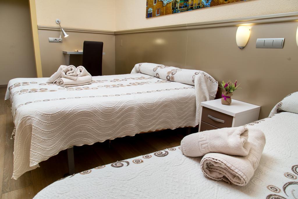 Hostal Barcelone Extérieur photo